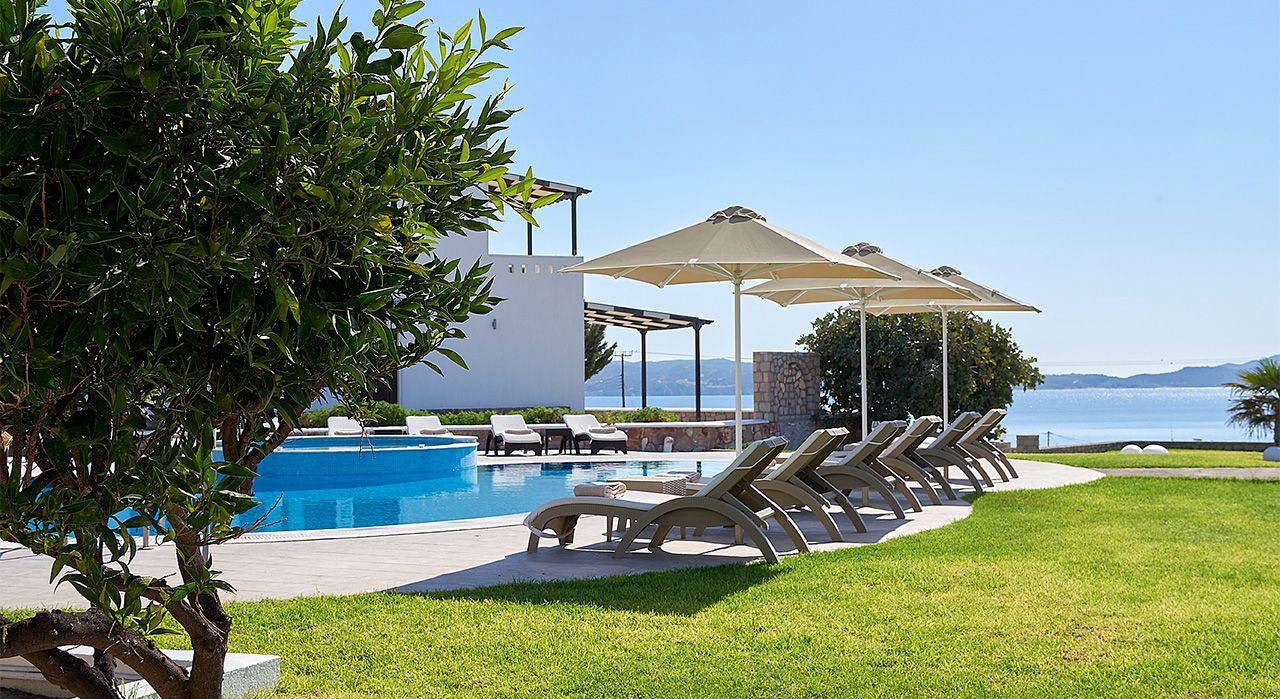 Pool Area & Pool Bar