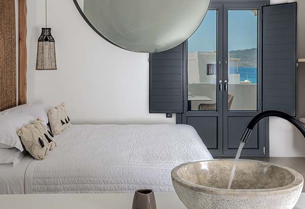 PREMIUM SUITE WITH SEA & POOL VIEW PREMIUM SUITE WITH SEA & POOL VIEW